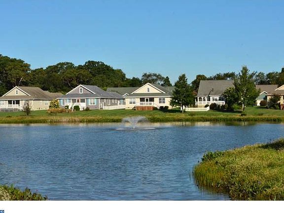 2nd image of 280 Lakeside Dr