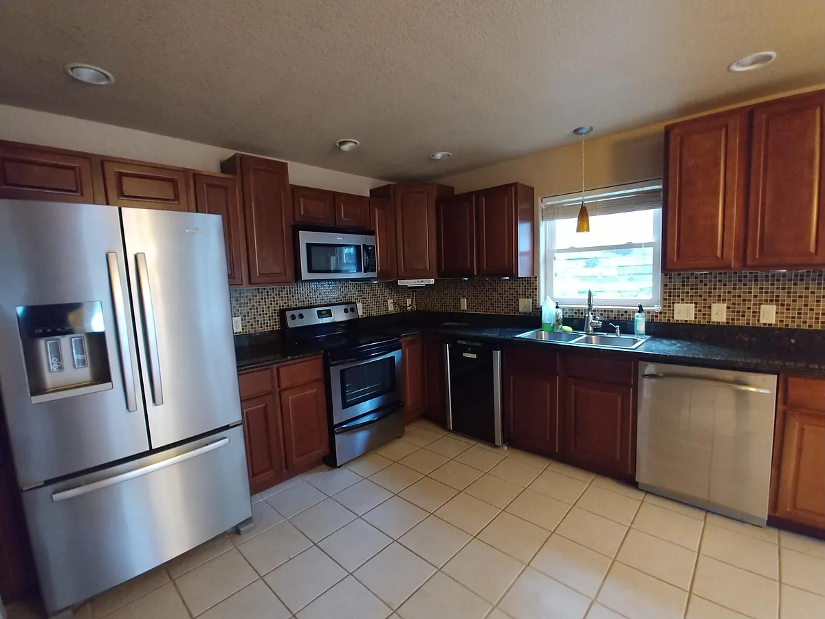 Kitchen - 5755 Cleghorn Canyon Rd