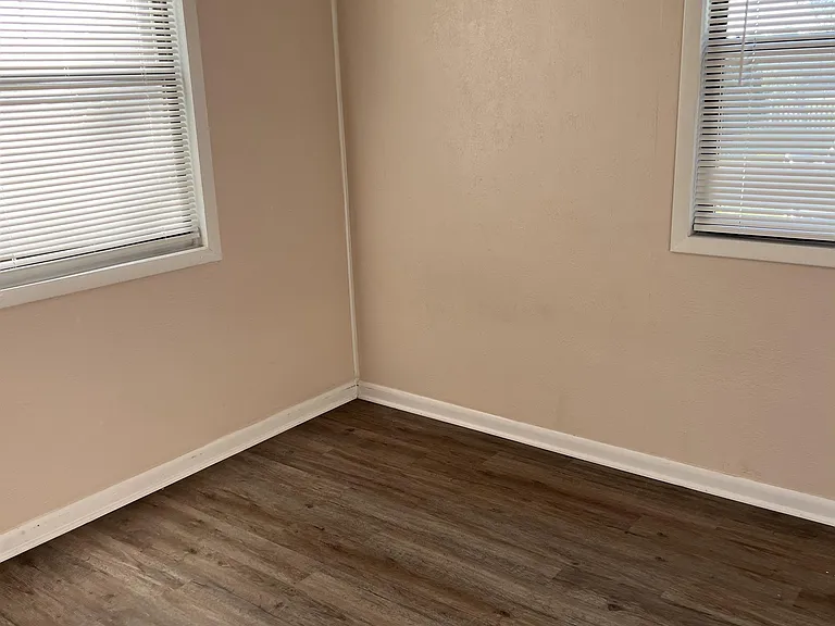 5105 Hollycrest Dr — Photo 5