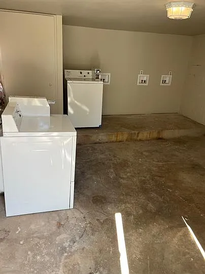 1015 E Hurd St #2 — Photo 13