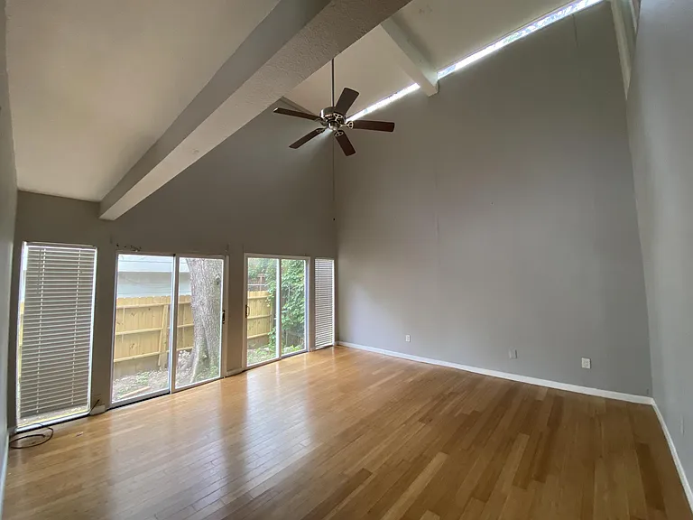 406 Hawthorne St — Photo 6