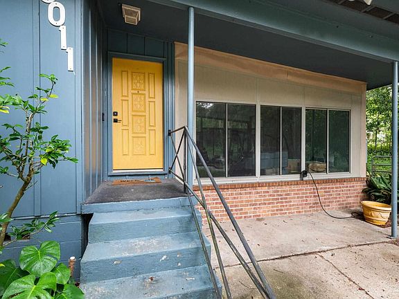 3rd image of 5011 Springhill Dr