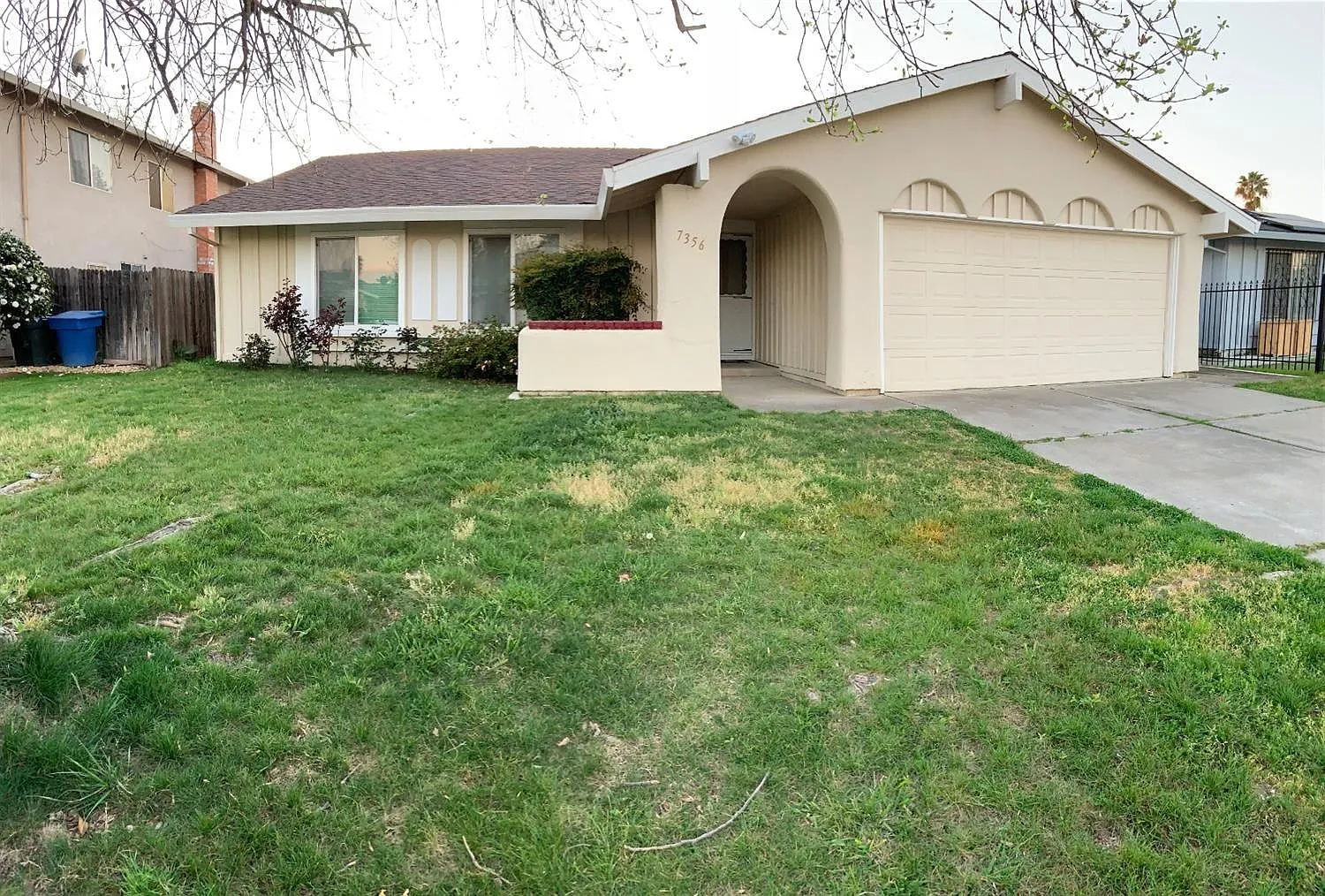 7356 Meadowgate Dr photo 1