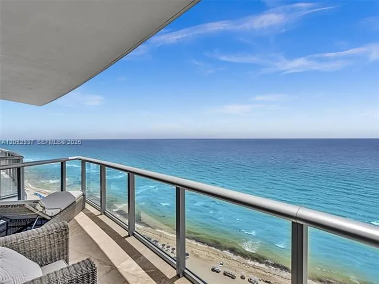 17001 Collins Ave #CU-2106 — Photo 4