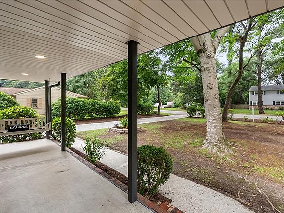 3rd image of 221 Rich Rd