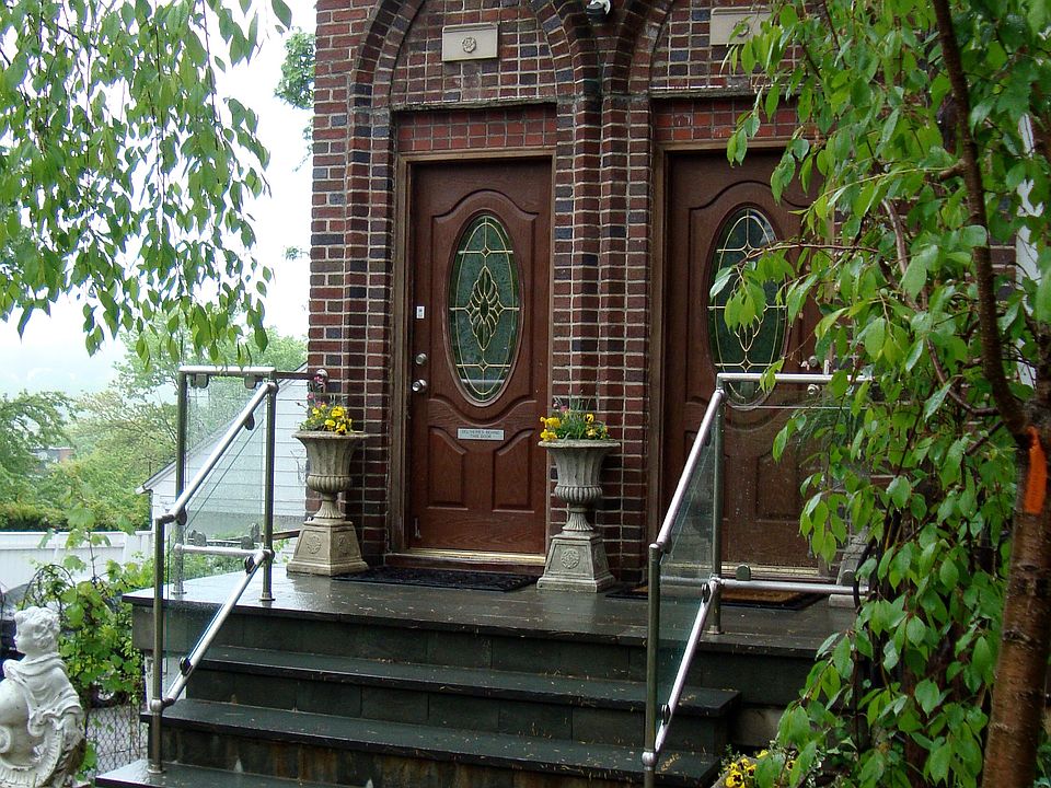 1st image of 34 Jefferson Ave #2L