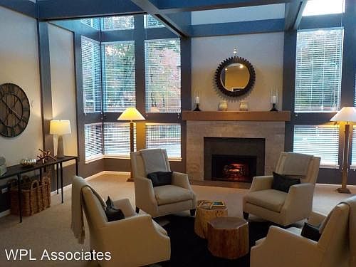 1st image of 4900 SW Greensboro Way #134