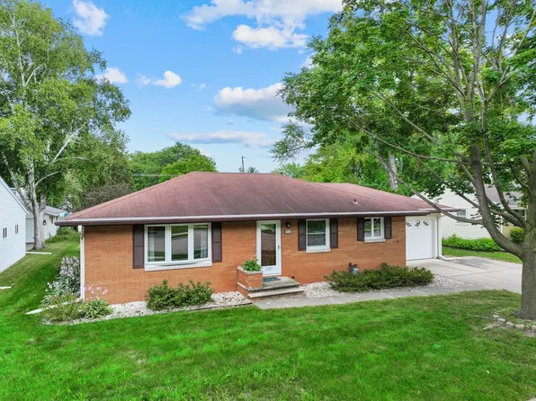 1523 Pilgrim St, Green Bay, WI 54304