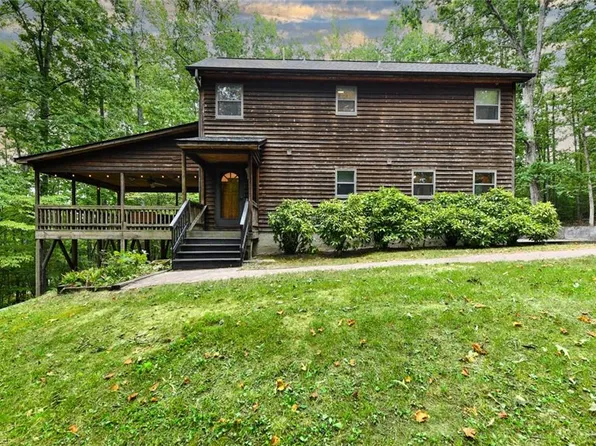 1018 Mountainside Ln, Burlington, NC 27217