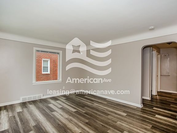 791398_003_wm_-_living_room_13400105.jpg