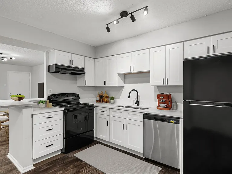 240 Chapel Ridge Dr — Photo 20