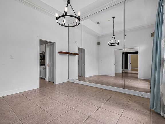4th image of 2316 Cobb Dr