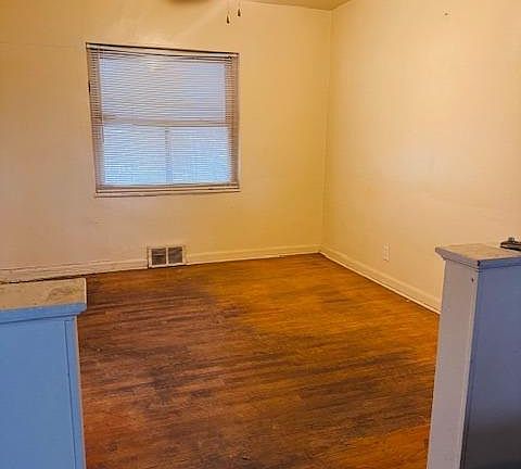 5th image of 3011 Cavanaugh Ave