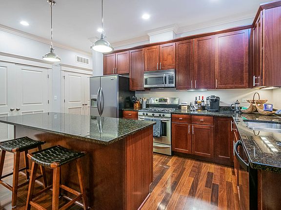 3rd image of 4960 N Western Ave #1N