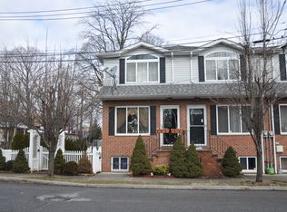 15 Paris Ct, Staten Island, NY 10310