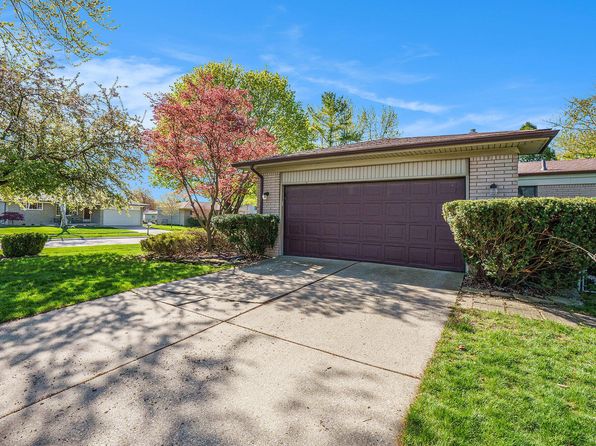 41885 Coulon Dr, Clinton Township, MI 48038