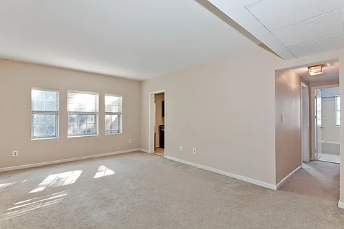 1728 N Queens Ln #184 — Photo 2