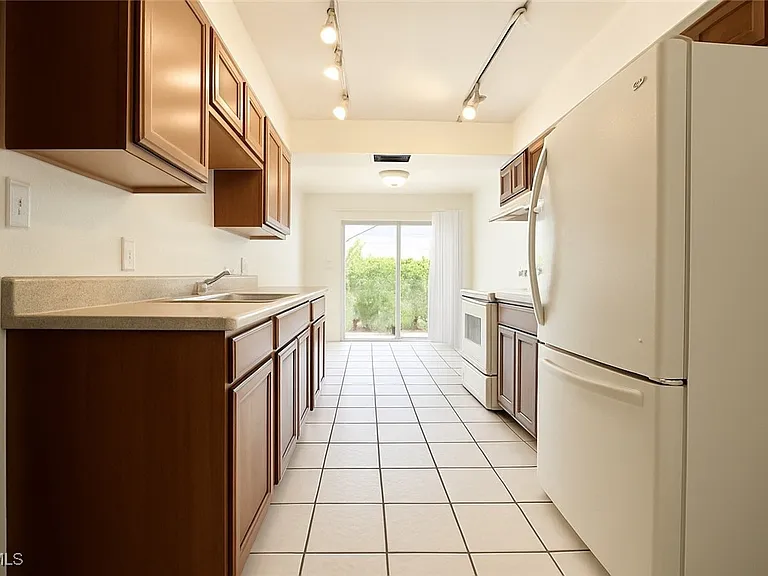 2105 Canal St #6 — Photo 9