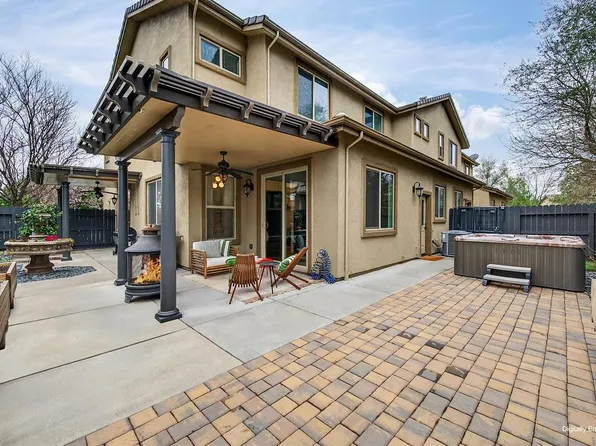7102 Orchard Cir, Penryn, CA 95663