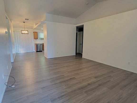 4th image of 2513 W Grouse Ave