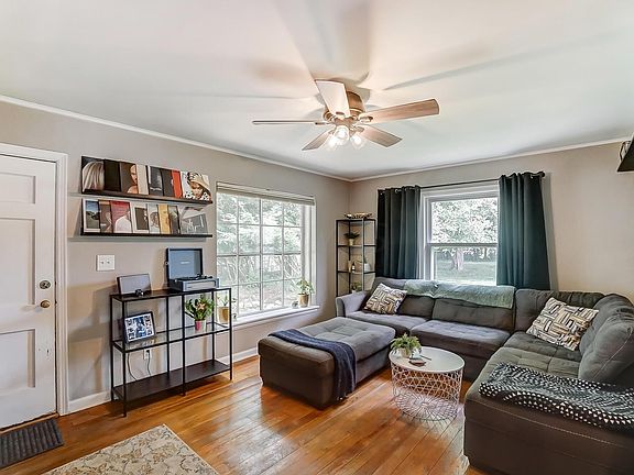 4th image of 405 Rosslyn Ave