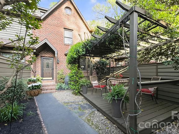 3rd image of 7405 Newmans Ln