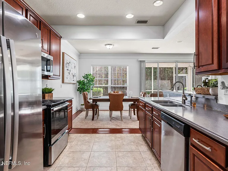 3897 Lionheart Dr — Photo 10