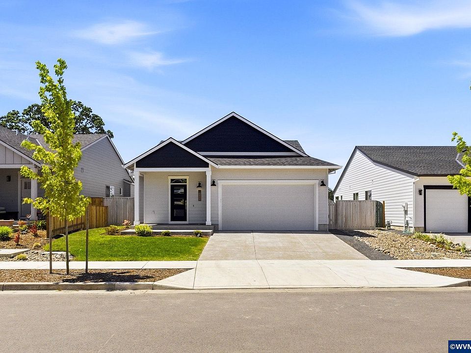 1st image of 713 Tigerlily St