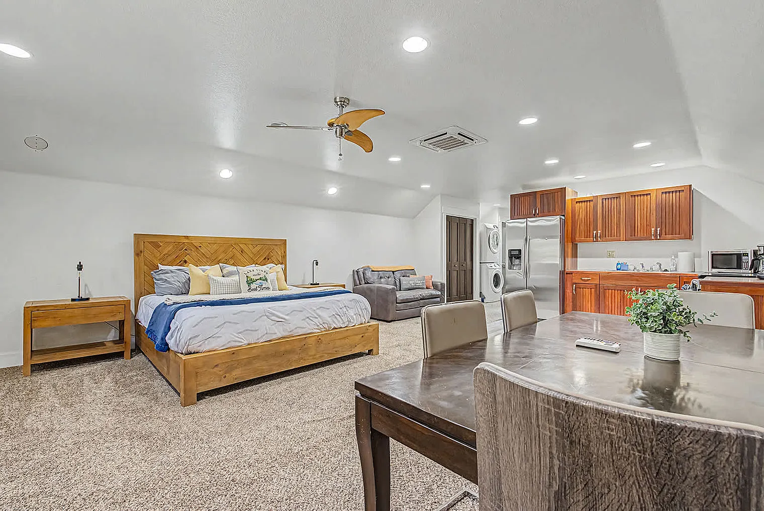 Studio, 1.0 bath, 2594 sqft, $6,937 — Photo 2