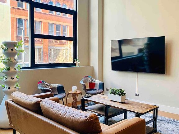 5th image of 720 16th St APT 203