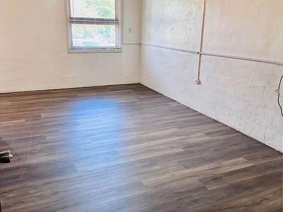 4th image of 235 Wildflower Ave #10