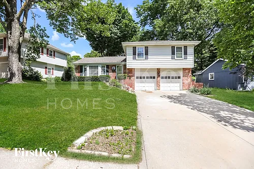 9610 W 92nd Ter Photo 1 9610 W 92nd Ter Photo 1