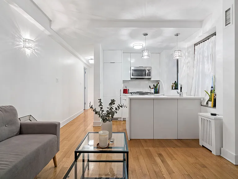 308 W 30th St #2F — Photo 3
