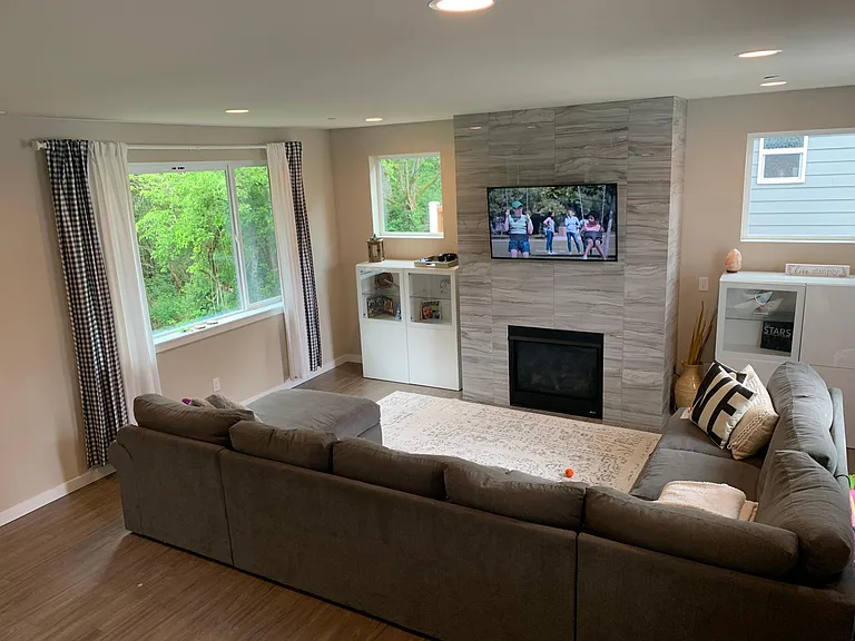 2423 Seringa Ave — Photo 4