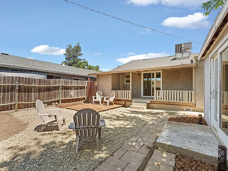 522 S Lincoln Way — Photo 24