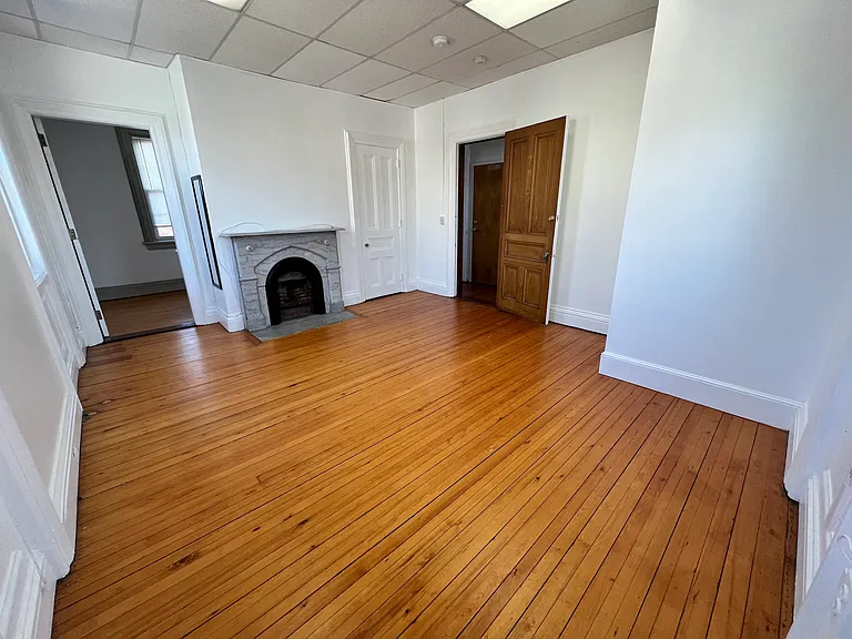 150 Waterman St #2R — Photo 3