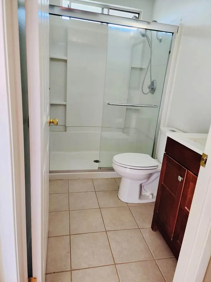 6 bed, 1890 sqft, $800 — Photo 3