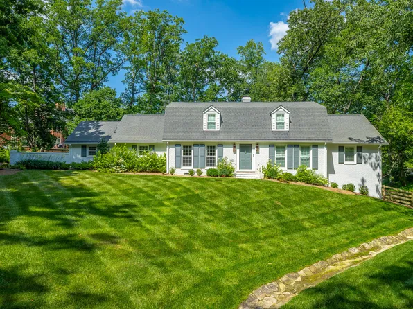 73 Bartram Rd, Lookout Mountain, TN 37350