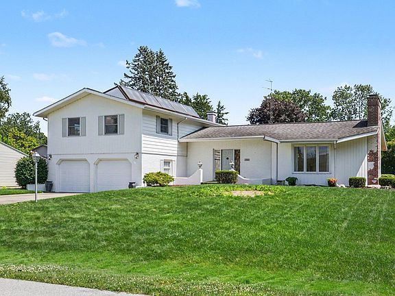 2nd image of 52266 Tallyho Dr N