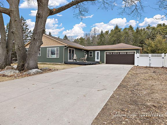 4th image of 15777 Rannes St