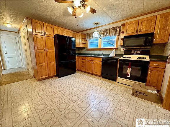 5th image of 1436 Steam Valley Rd
