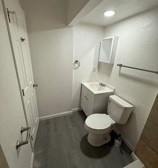 232 W Barbara St #D — Photo 6