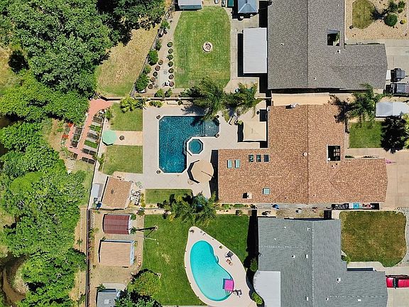 4th image of 1895 Southwood Dr
