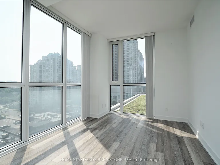 5180 Yonge St #607 — Photo 7