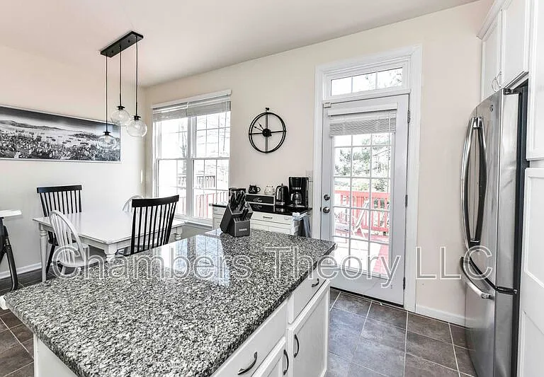 6955 Cromarty Dr — Photo 16