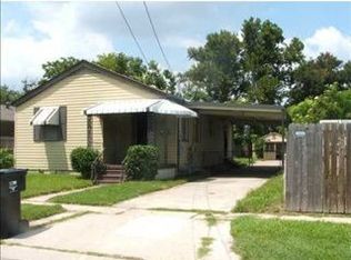 2414 Laplace St, Chalmette, LA 70043