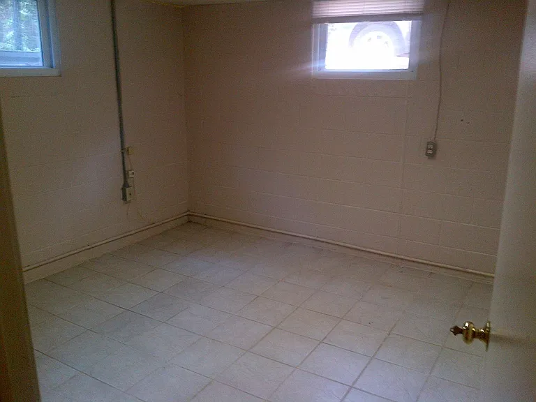 1412 N Kinser Pike — Photo 11