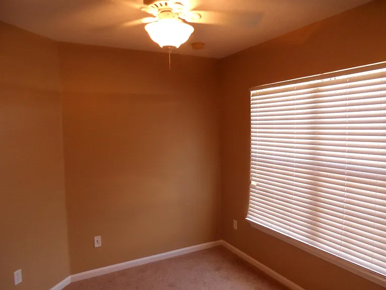 979 Steeplechase Ln — Photo 13