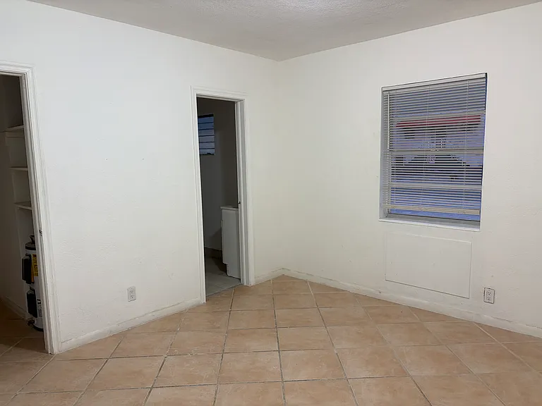 146 NE 1st Ave #148 — Photo 9