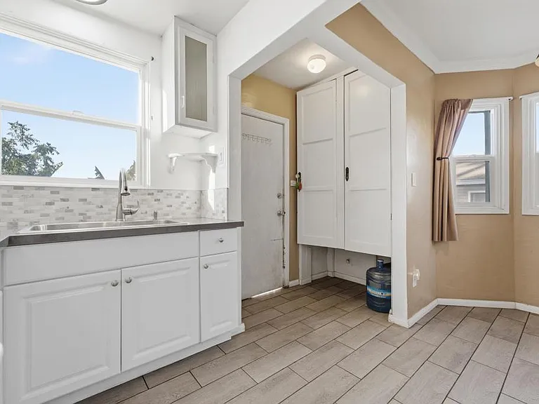7620 Saranac Ave — Photo 5